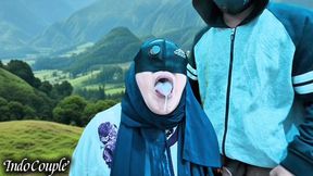 Istri muslim berhijab selingkuh saat suaminya liburan ke Bali sama pacarnya sampai telan sperma .real life istri selingkuh