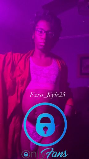 Black femboy ezra_kyle25 sensually dances on onlyfans part 1