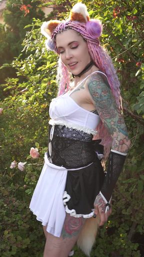 Who wants to watch my fluffy fox tail plug?