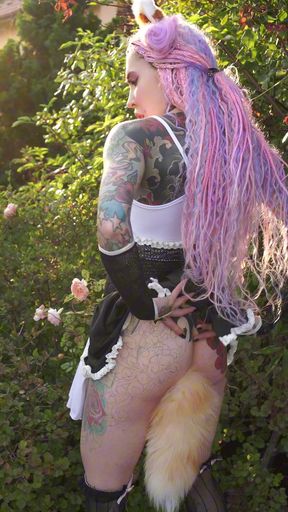 Who wants to watch my fluffy fox tail plug?