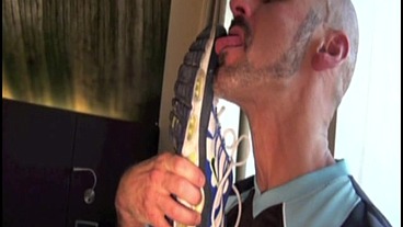 3 daddyffucked ans suck bid dick of straight agains money