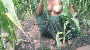 Gori bhabhi ki gand chudai outdoor . Desi Village bhabhi