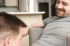 Stor pikk homofile horer suger kuker og får stor pikk i rumpa