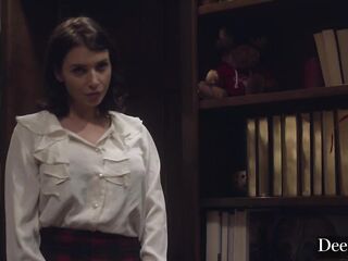 Vixenplus Ivy Grips The Situation