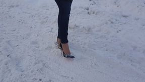 High heels walking on snow, high heels slipping on ice, louboutin on snow, louboutin on ice