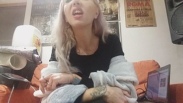 adore my feet, lil stupid sissy!