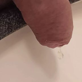 Extreme close-up &ndash; uncut foreskin and pissing