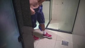 petrick garcia fodendo gostoso no banheiro com um desconhecido