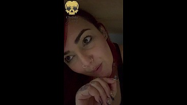 I surprise my boss masturbating and I fuck her