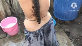 Bhabhi ki hot bathing