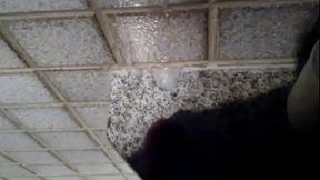Novinho Punheta no banheiro da escola