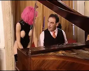 German MILFs share wild threesome scene