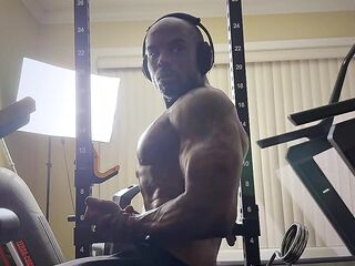 MUSCLES PULSE WITH THUNDEROUS WEENIE DEMANDS