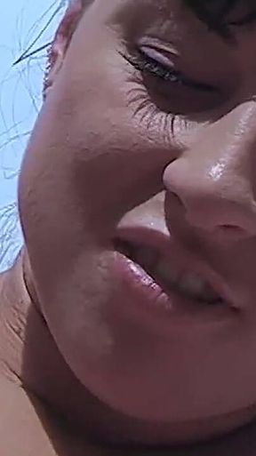 Brunette Milf Jessica towed at the Ballermann