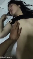 chindo cantik kacamata desah sepong crot mulut gk mau direkam