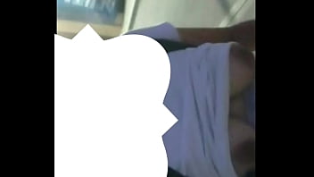 La putita de mi novia le da calor en la calle