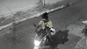 motoboy casado levou o chifrao da mulher no meio da rua! (ela hotwife official e rennan luna)