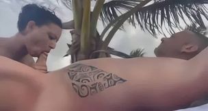 on a faillie se faire surprendre pipe a la plage