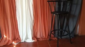 Scratching my feet and legs with a lot of desire because of itching in them (3)