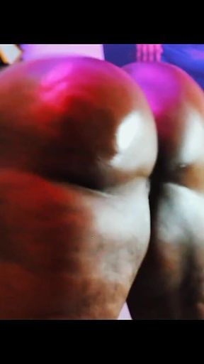 Fat Ass SSBBW Standing Twerking Oiled Ass