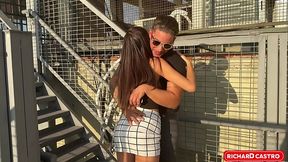 Falando no telefone com minha esposa enquanto como a buceta da amiga dela (sonho de corno) novinhos da imp&eacute_rio