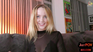 Blowjob, sugning &#8211; POV anal POV video af amatør små bryster teenager Nikole Nash bliver kneppet i røven