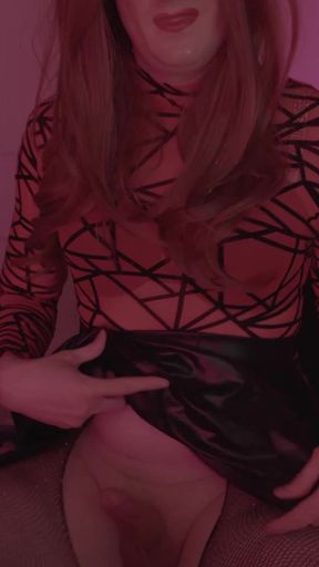 Sissy Gurl strokes and eats her cum