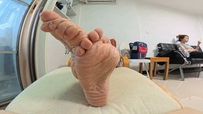 ERER's dirty wrinkled feet in HD