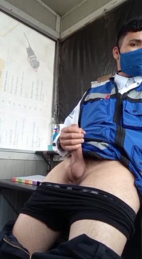 Big dick security guard 21 cm pulling her porn