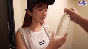 A Chance Encounter with a Delivery Woman Turns Passionate -ep1