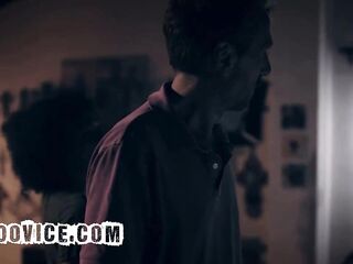 Pervy Photographer Has Sex With Ebony Sweetheart After The Session