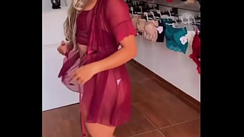 Luanaaciolli novinha se exibindo de lingerie