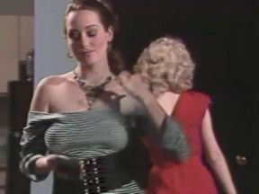 Pussy Lickin' Good: Classic Chicks Dyke Out