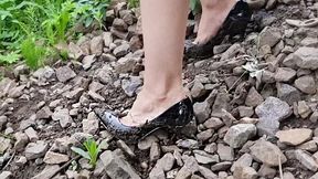 High heels in mud, high heels destruction, muddy pumps, wrecked shoes, wrecked high heels
