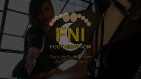 Natalie Shows Off Those Sexy Strappy Shoes and Soft Toes