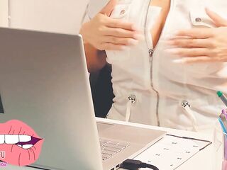 PUTA LALIN GIRL EN LA OFICINA NO SE AGUANTA Y SE MASTURBA CON UN RESALTADOR. mother I'd like to fuck DE GRANDES TETAS