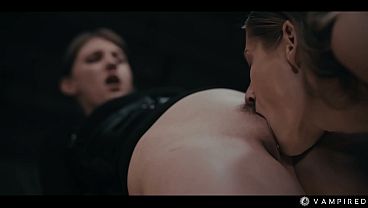 Vampire Facesitting Domination - Melody Marks