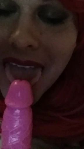 Missalinapaige Amateur Dildo Suck (first Video Ever)