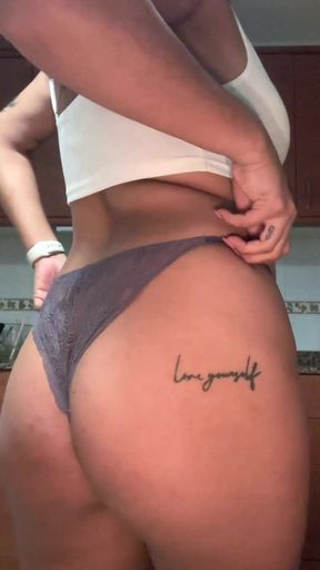 Blonde Latina petite shows off her curves in a sultry solo dance