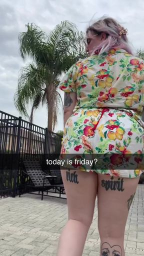 Amateur with big ass and big tits shows off her curves