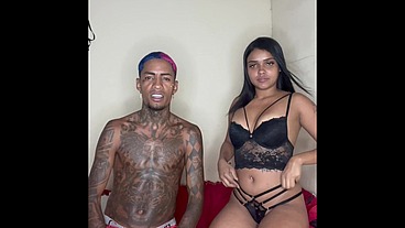 Linda garota fodendo e gemendo. Ela ama o pau dentro e no fundo Gostosa