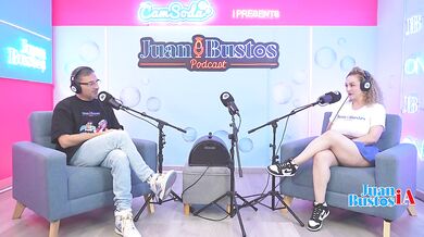 A desperate MILF causes a flood with her squirting jets while frenetically fucking her pussy on set!