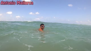 Pasándola Bien En Una Playa Nudista Con La Italiana De Culo Redondo Cherry