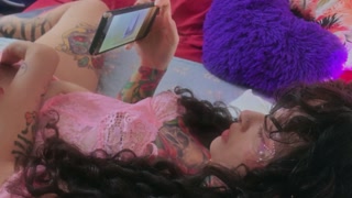 𝖍𝖔𝖙 𝖊𝖑𝖋 𝖒𝖆𝖘𝖙𝖚𝖗𝖇𝖆𝖙𝖊𝖘 𝖜𝖎𝖙𝖍 𝖍𝖊𝖓𝖙𝖆𝖎, 𝖙𝖍𝖊𝖓 𝖘𝖚𝖈𝖐𝖘 𝖒𝖞 𝖉𝖎𝖈𝖐