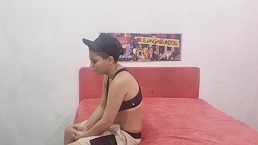 Sapatão branca dando cu.