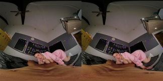 Get Ready To Experience The Full Power Of Ellie Nova's As Eleven Abilities In Stranger Things XXX