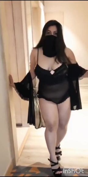 Hotwife Dancing Mood