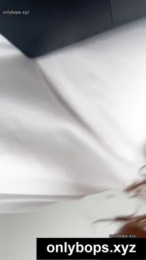 Amateur celebrity TikTok star gets a group session with fellow influencers