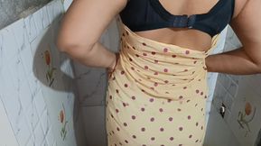 Hot and Sexy Bhabhi in Bathroom Video