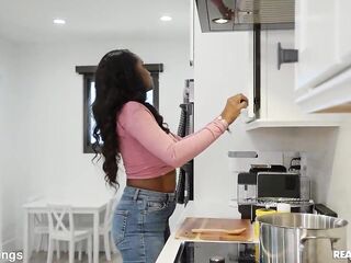 Spoiling Her Dinner / Reality Kings